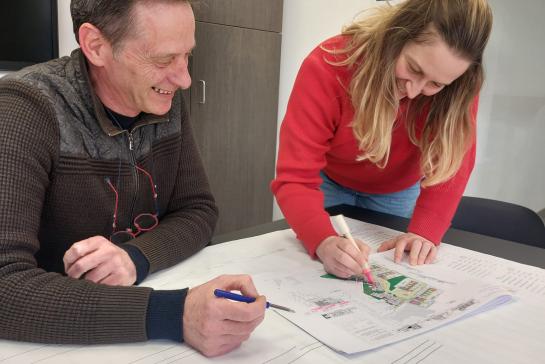 2 medewerkers Woonpunt Zennevallei